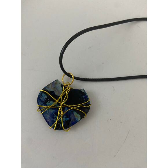 Blue shell pendant necklace - Picture 4 of 4